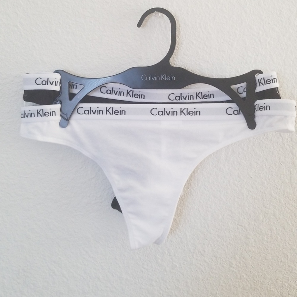 New- Calvin Klein thongs 2 pack